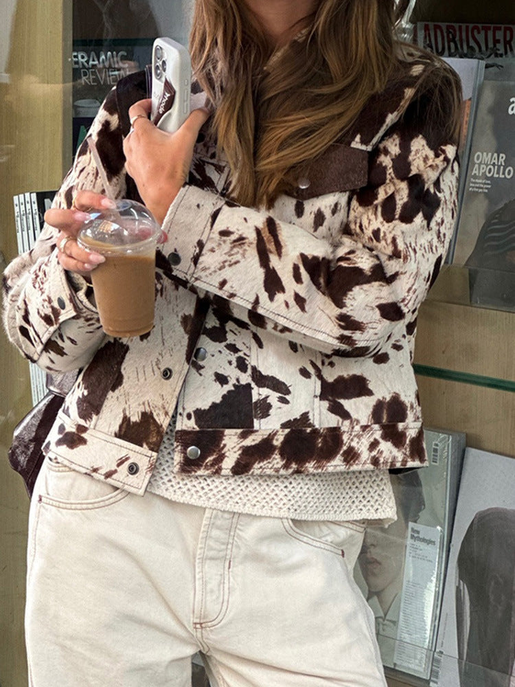 Damen Denim-Jacke im lässigen Cow-Print mit strukturierten Akzenten EB