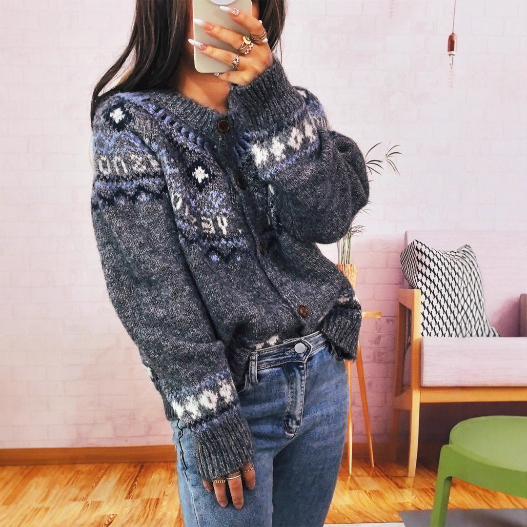 Damen Strickjacke mit buntem nordischen Muster und hochwertigen Holzknöpfen EB