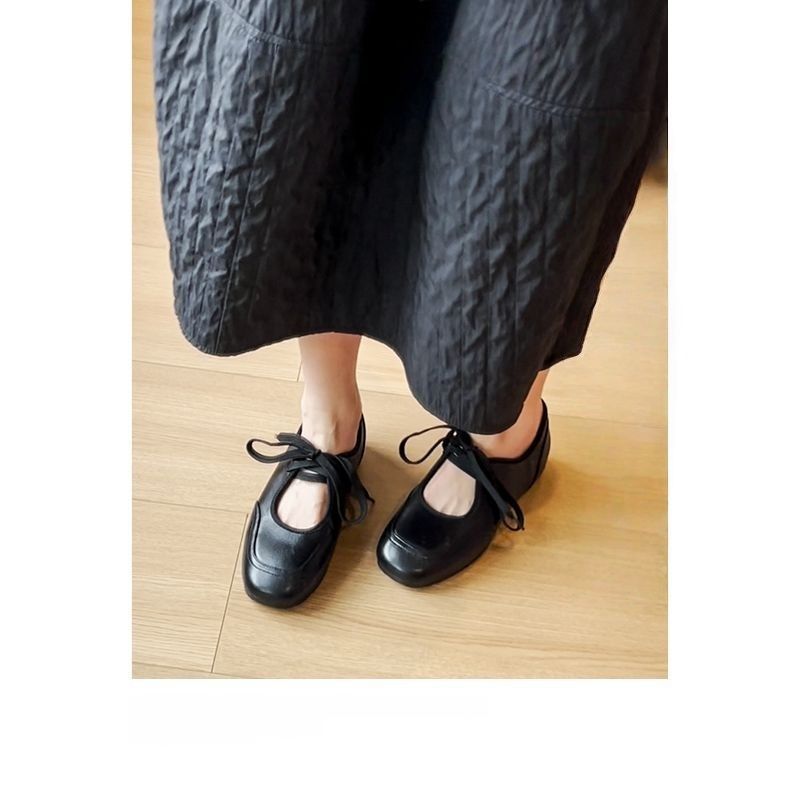 Damen Bequeme Schnürer im Retro‑Ballerina‑Look mit verstecktem Keil und Komfortfußbett EB
