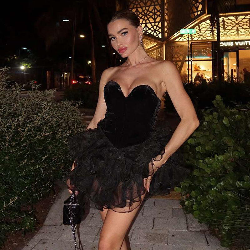 Damen Festliches Cocktailkleid mit Herz-Ausschnitt und voluminösem Rüschensaum EB