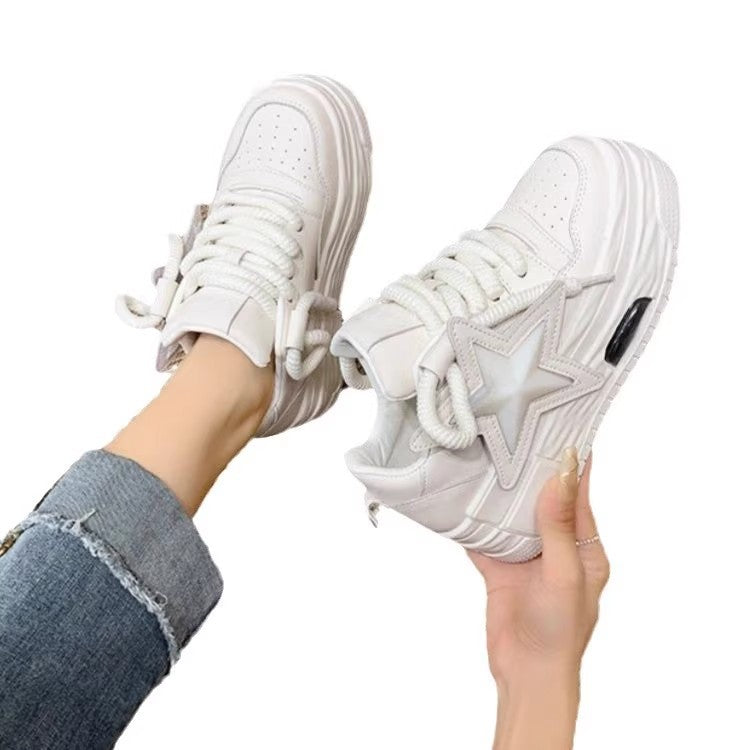 Damen Sportliche Plateau Sneakers mit modischem Sternen-Design EB