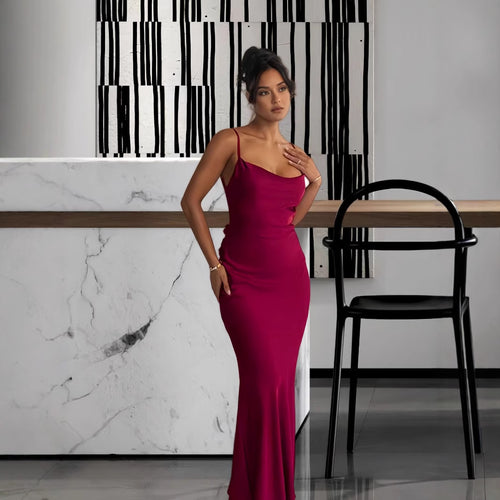 Damen Elegantes Maxikleid mit schmalem Schnitt und verführerischem Rücken EB