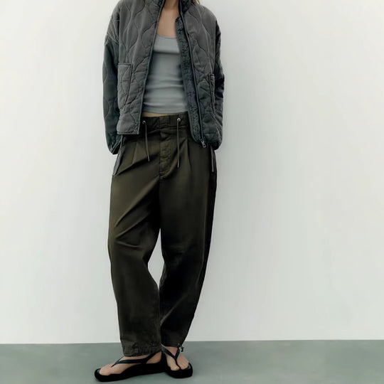 Damen gesteppte Utility-Jacke mit praktischen Taschen und hohem Kragen EB