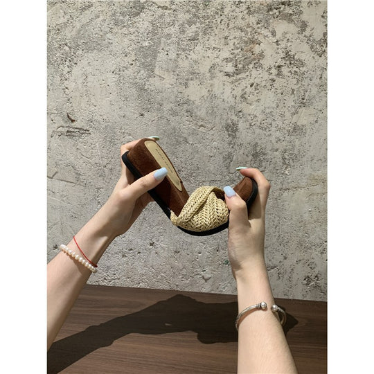Damen entspannte Mules mit geflochtenem Riemendesign EB