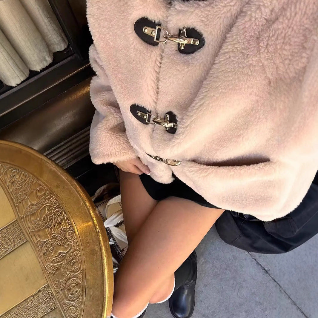 Damen Kuschelige Teddyjacke mit großen Taschen und dekorativen Verschlüssen EB