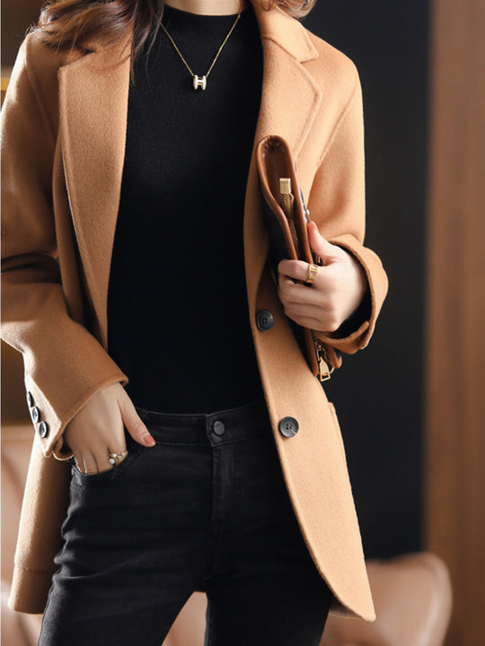 Damen eleganter Blazer im minimalistischen Stil EB