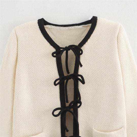 Damen Elegante Strickjacke mit raffinierten Schleifen und Taschen EB