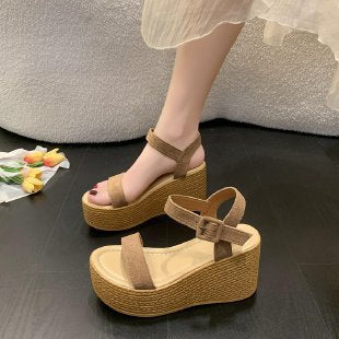 Damen Keil-Sandaletten mit komfortablem Fußbett und elegantem Riemchenverschluss EB