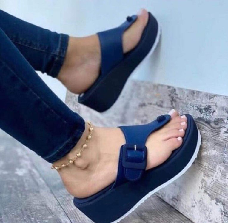 Damen Komfortable Wedge-Pantoletten mit dekorativem Schnallen-Detail EB