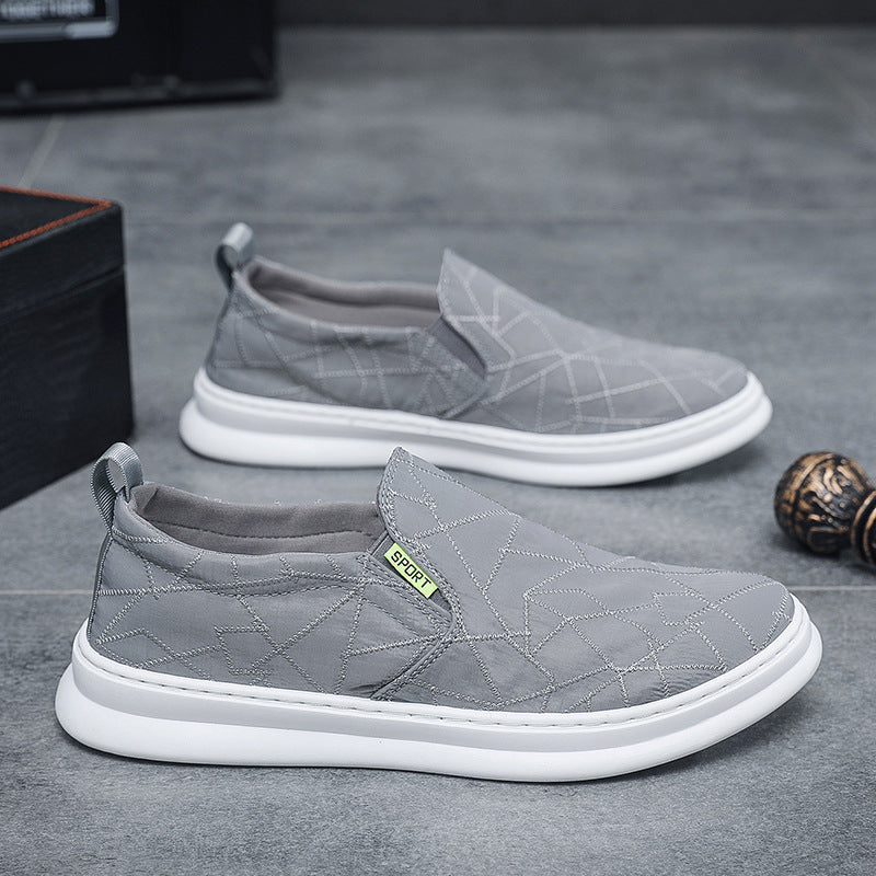 Damen Slip-On Sneakers mit atmungsaktiver Oberflächenstruktur und flexibler Sohle EB