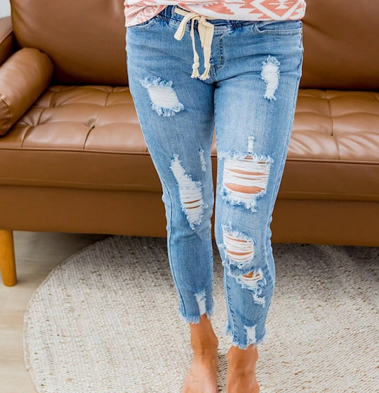 Damen Ripped Skinny Jeans mit trendigen Zerrungen und lockerer Passform EB