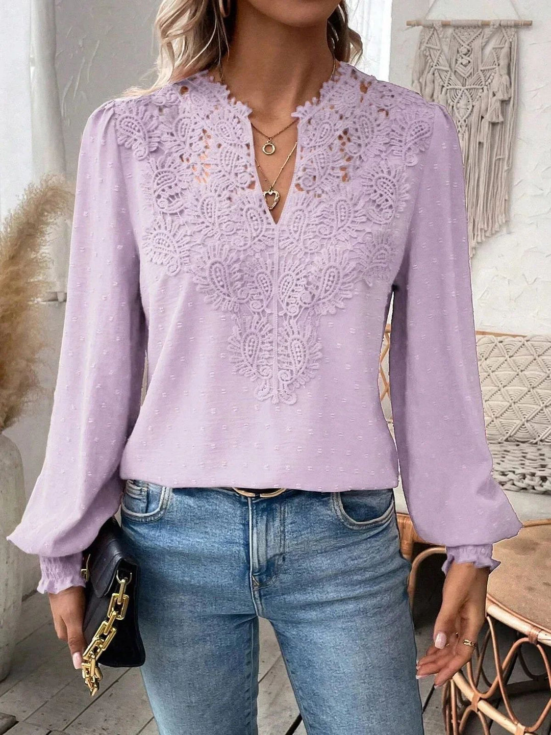 Damen nan Spitzenapplikation V-Ausschnitt Bluse mit Strukturpunkt, gerafften Manschetten und leicht taillierter Silhouette EB