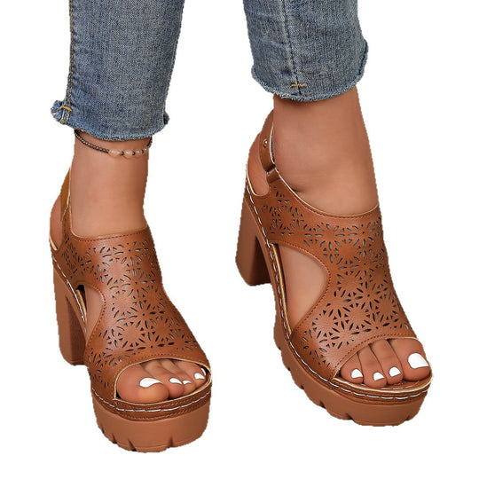 Damen Plateau-Sandaletten mit durchbrochenem Design und komfortablem Blockabsatz EB
