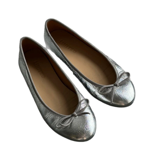 Damen Ballerina-Schuhe mit glänzender Oberfläche und verspieltem Schleifenakzent EB