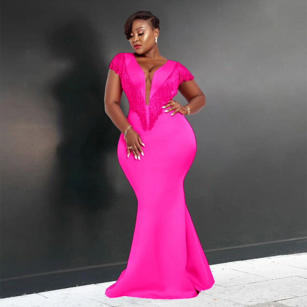 Damen Figurbetontes Abendkleid mit Fransen und tiefem Ausschnitt EB