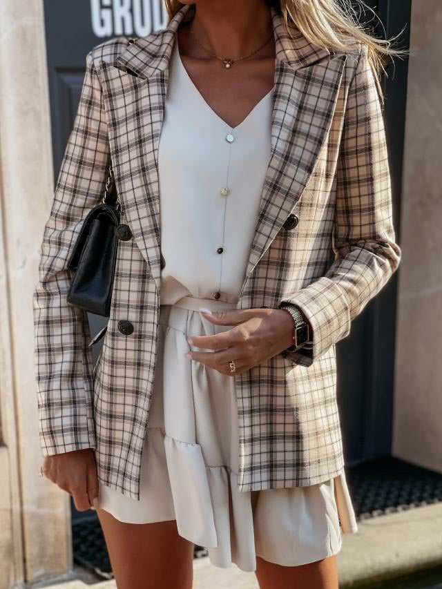 Damen eleganter Blazer mit doppelter Knopfleiste und feinen Details EB