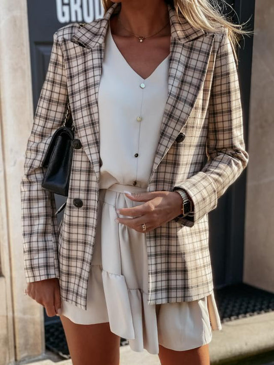 Damen eleganter Blazer mit doppelter Knopfleiste und feinen Details EB