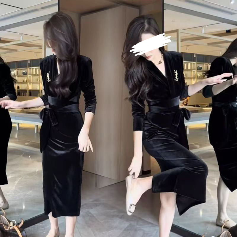 Damen Langarmkleid mit elegantem Wickeldesign und schickem Rüschensaum EB