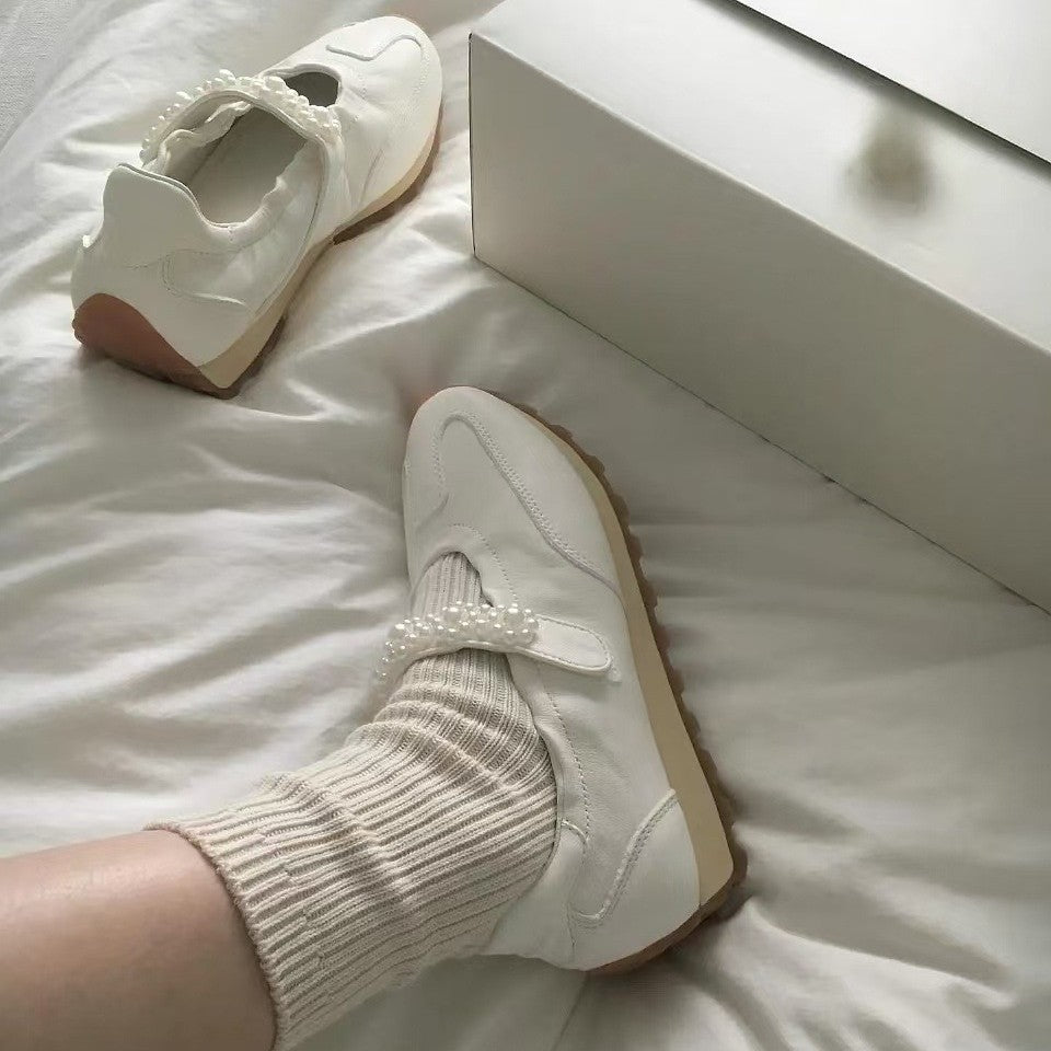 Damen Sneakers mit elegantem Perlenakzent und modischem Design EB