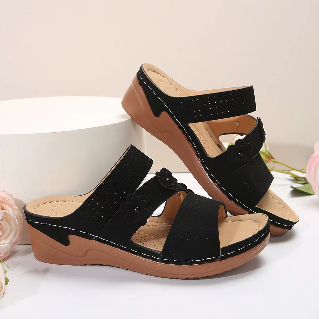 Damen komfortable Wedgesandalen mit floralem Design EB