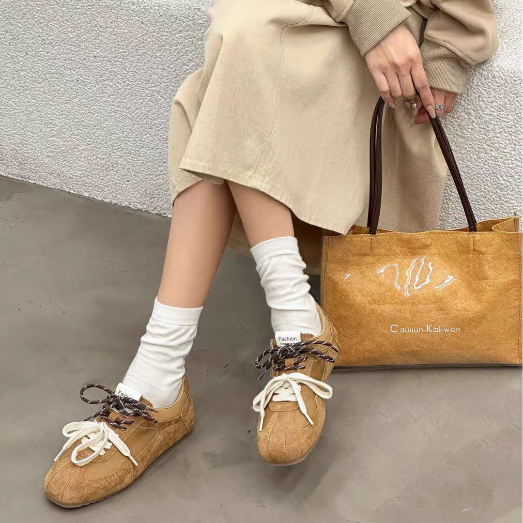 Damen sportliche Sneakers mit speziellen Schnürdetails und komfortabler Sohle EB