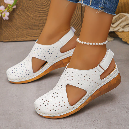 Damen Luftige Clogs mit eleganter Perforation und bequemer Sohle EB