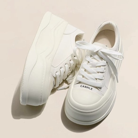 Damen Plateau-Sneaker mit trendigem Design und komfortabler Dämpfung EB