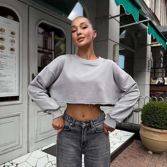 Damen Kurzgeschnittenes Sweatshirt mit ausfransendem Saum und überschnittener Schulter EB