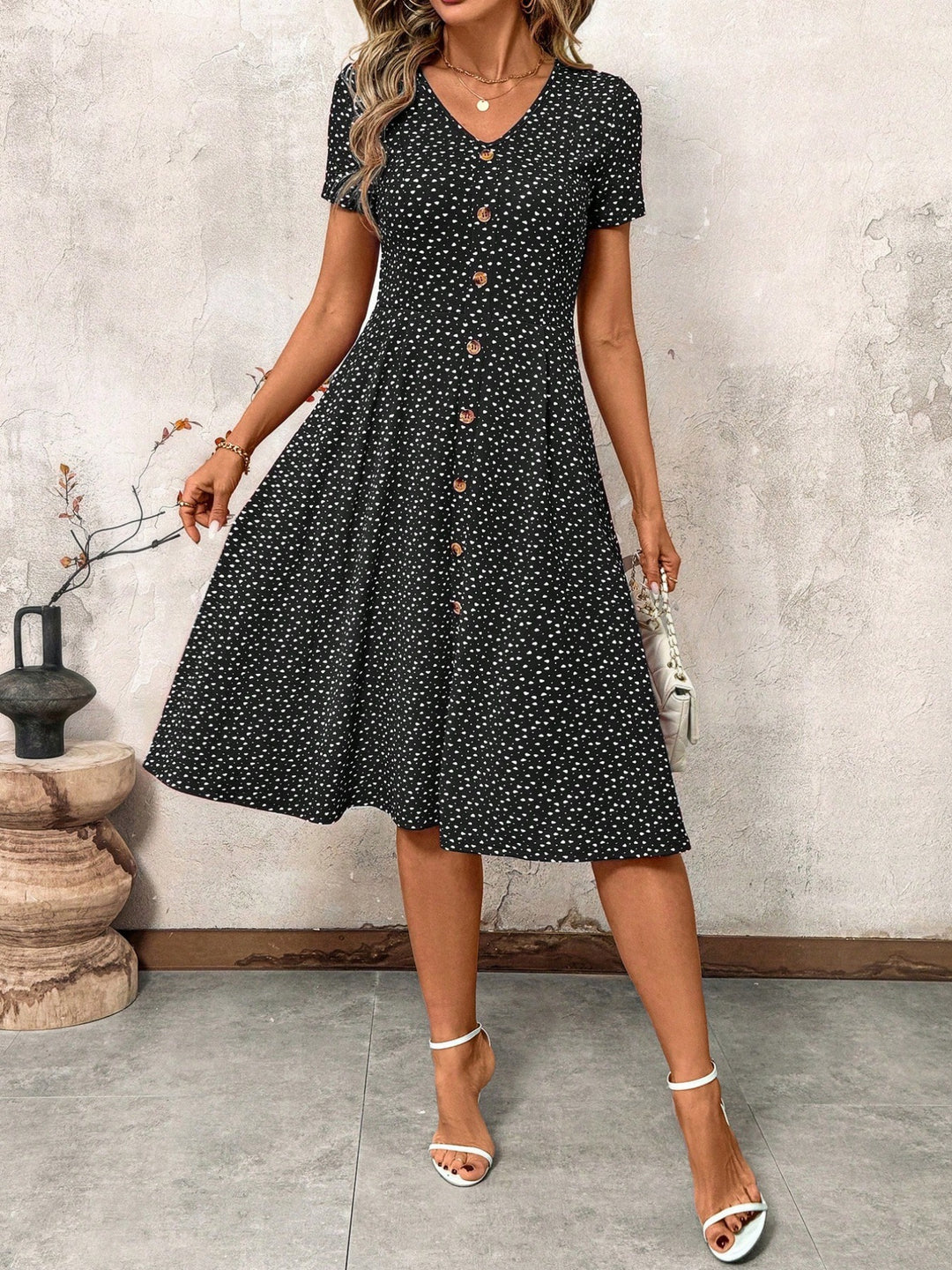 Damen Knielanges Kleid mit dekorativen Knöpfen und V-Ausschnitt EB