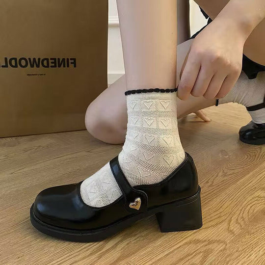 Damen Mary-Jane Schuhe mit modischer Herzschnalle und komfortablem Blockabsatz EB