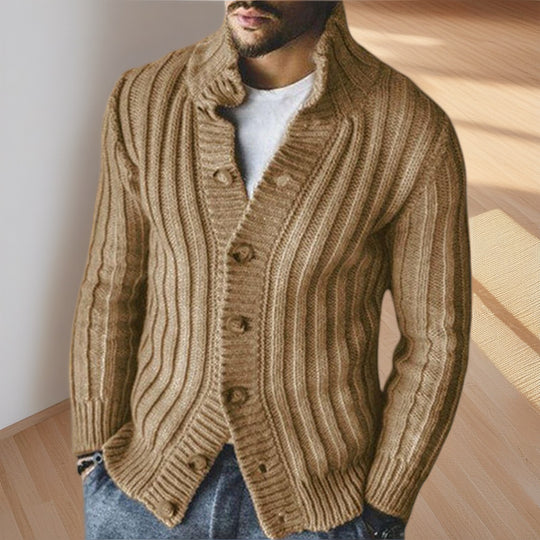 Herren Strickjacke mit klarem Rippenmuster und bequemem Stehkragen EB