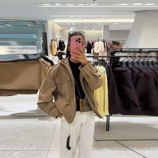 Damen Lässige Wildlederjacke mit praktischen Taschen und modernem Schnitt EB