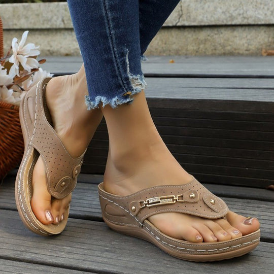 Damen Plattform-Pantoletten mit dekorativen Riemen und komfortablem Fußbett EB