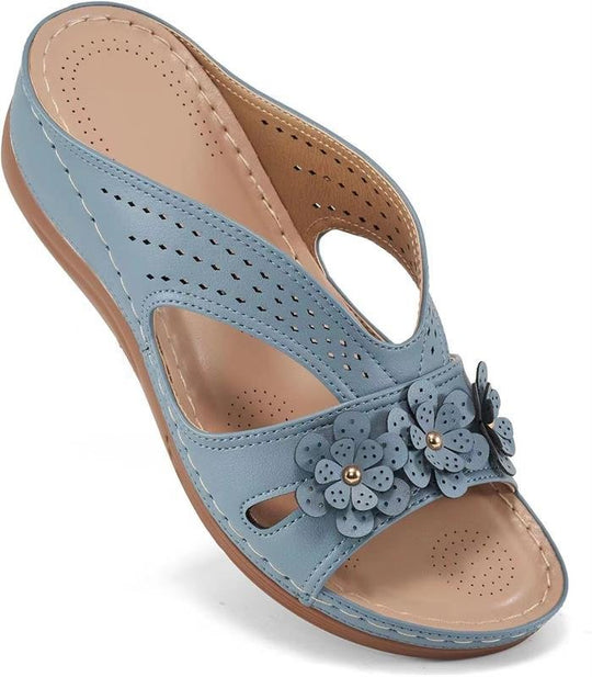 Damen Orthopädische Lederimitat-Pantolette mit Blumen‑Applikation und perforiertem Obermaterial EB