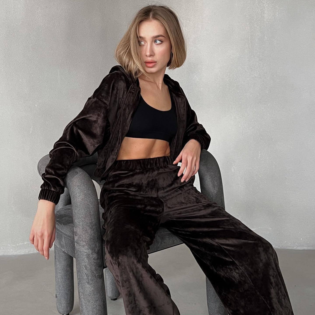 Damen cropped Samt-Zipjacke mit Kapuze und elastischer High-Waist Loungehose EB