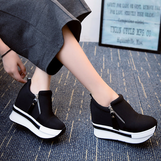 Damen Slip-On Sneakers mit elastischem Einstieg und trendiger Plateausohle EB
