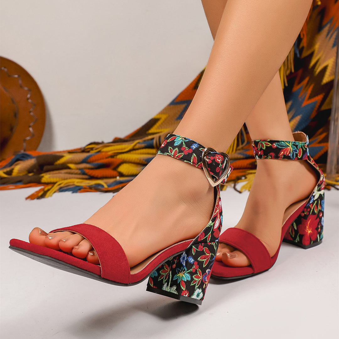 Damen Glamouröse Sandalen mit floralem Design und eleganter Herzschnalle EB