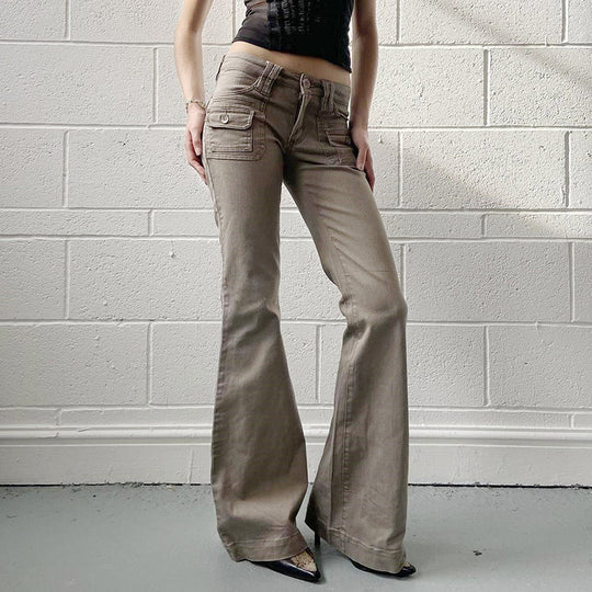 Damen Flared Cargo-Hose mit modischem Schnitt und praktischen Taschen EB