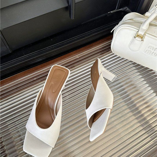 Damen elegante Plattensandalen mit geschwungenem Design EB