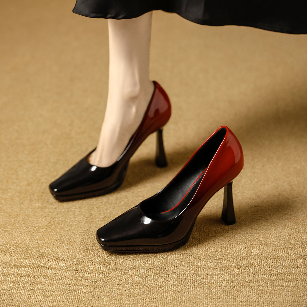 Damen Hochglanz Pumps mit quadratischem Zehenbereich und elegantem Konturdesign EB