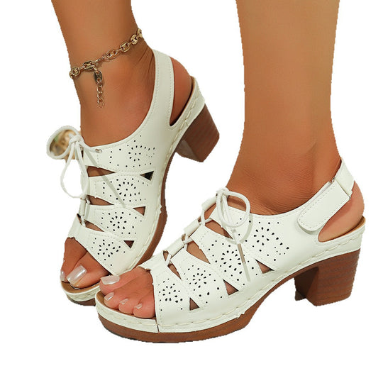 Damen Komfortable und luftige Sandalen mit verspieltem Schnür-Design EB
