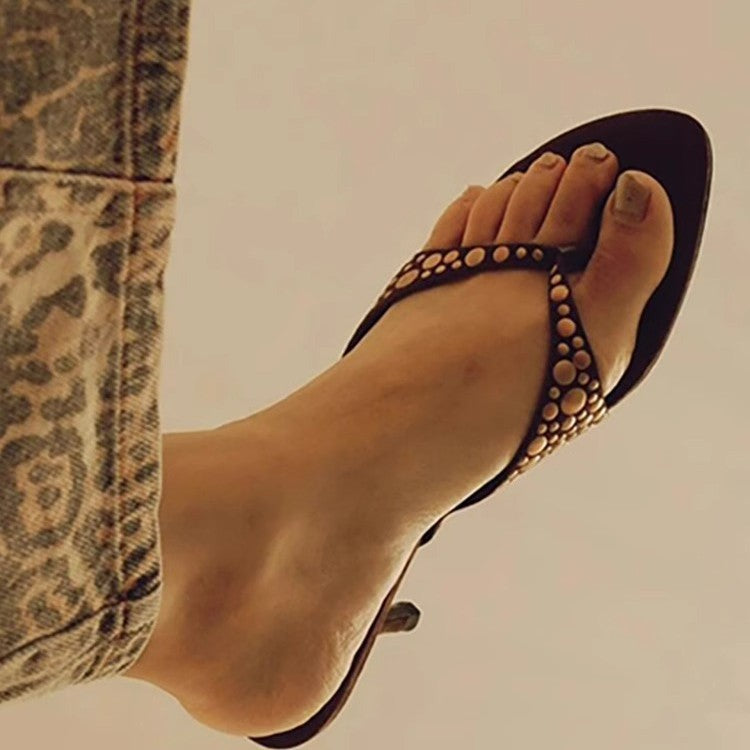 Damen elegante Zehentrenner Sandalen mit modischen Metallic-Details EB
