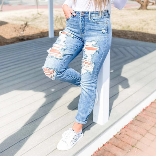 Damen Vintage Destroyed Jeans im entspannten Schnitt mit hohem Bund EB