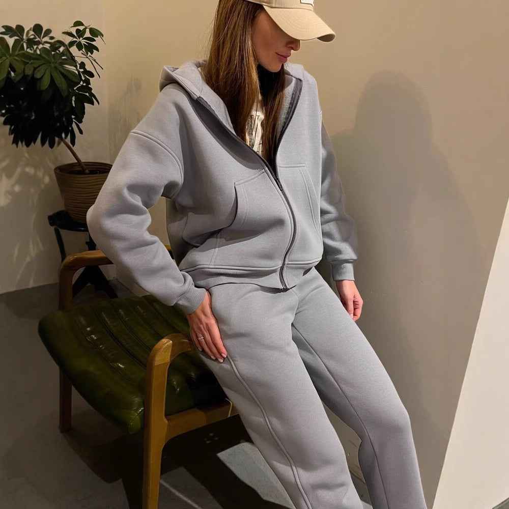 Damen lässiges Fleece-Zweiteiler mit Oversize-Kapuzenjacke und tapered Joggerhose Eichborn Berlin