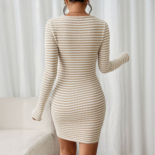 Damen figurbetontes Strickminikleid mit U-Ausschnitt, feiner Rippstruktur und langen Ärmeln Eichborn Berlin