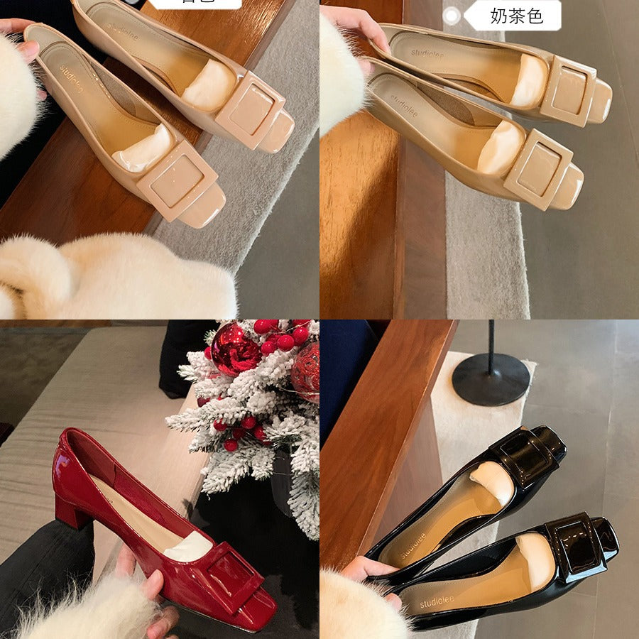 Damen Elegante Plateau-Pumps mit glänzender Lack-Oberfläche und Schmuckakzent EB