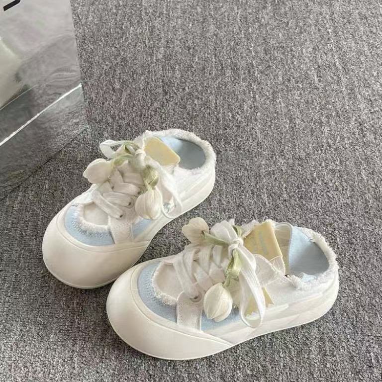 Damen Sneakers mit floralem Dekor und einzigartigem Schnürsystem EB