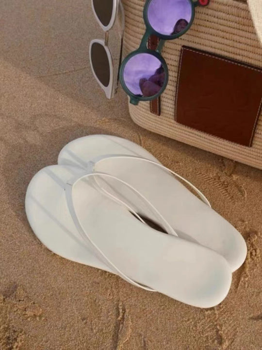 Damen Elegante Flip-Flops mit schimmerndem Riemen und komfortabler Sohle EB
