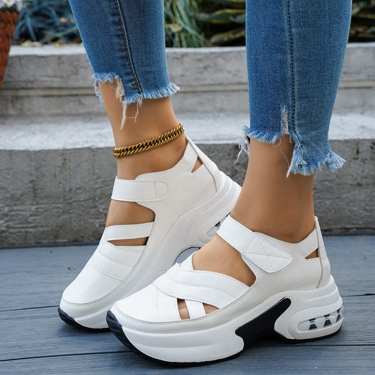 Damen Sportsneaker mit modischem Cut-Out-Design EB