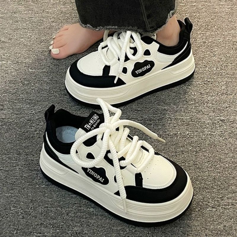 Damen Schnürsneaker mit modernen Design-Elementen und dämpfender Sohle EB